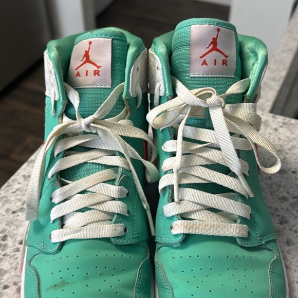 Air Jordan 1 Retro GG Verde Suede Sneakers - Picture 7 of 7